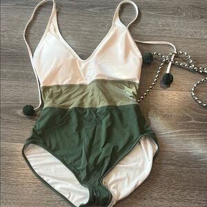 Vince Camuto Green and White One Piece Swimsuit